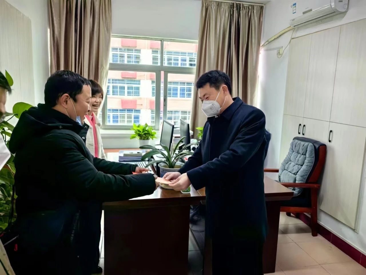 张人富开展春节走访慰问活动