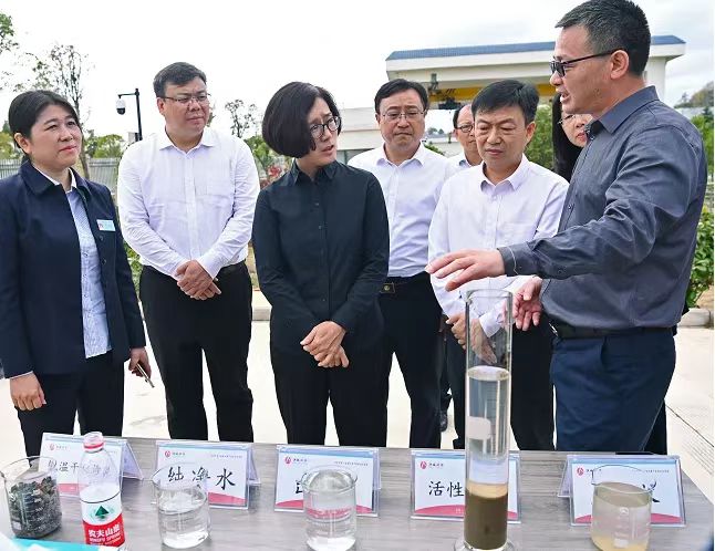 省委副书记、赣州市委书记、市级总河长吴忠琼在梅江河（宁都段）巡河督导